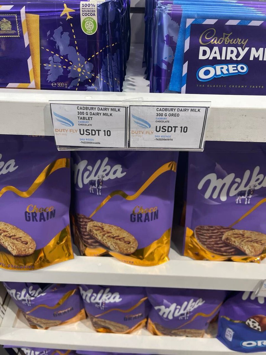 CriptoNoticias's tweet image. 🛍 USDT marca precios en Bolivia: en el aeropuerto de Santa Cruz, la tienda Duty Fly exhibe sus productos con precios en USDT, usando esta stablecoin como unidad de cuenta en medio de la crisis cambiaria del país.

💱 Aunque los pagos se hacen en bolivianos o dólares, usar USDT…
