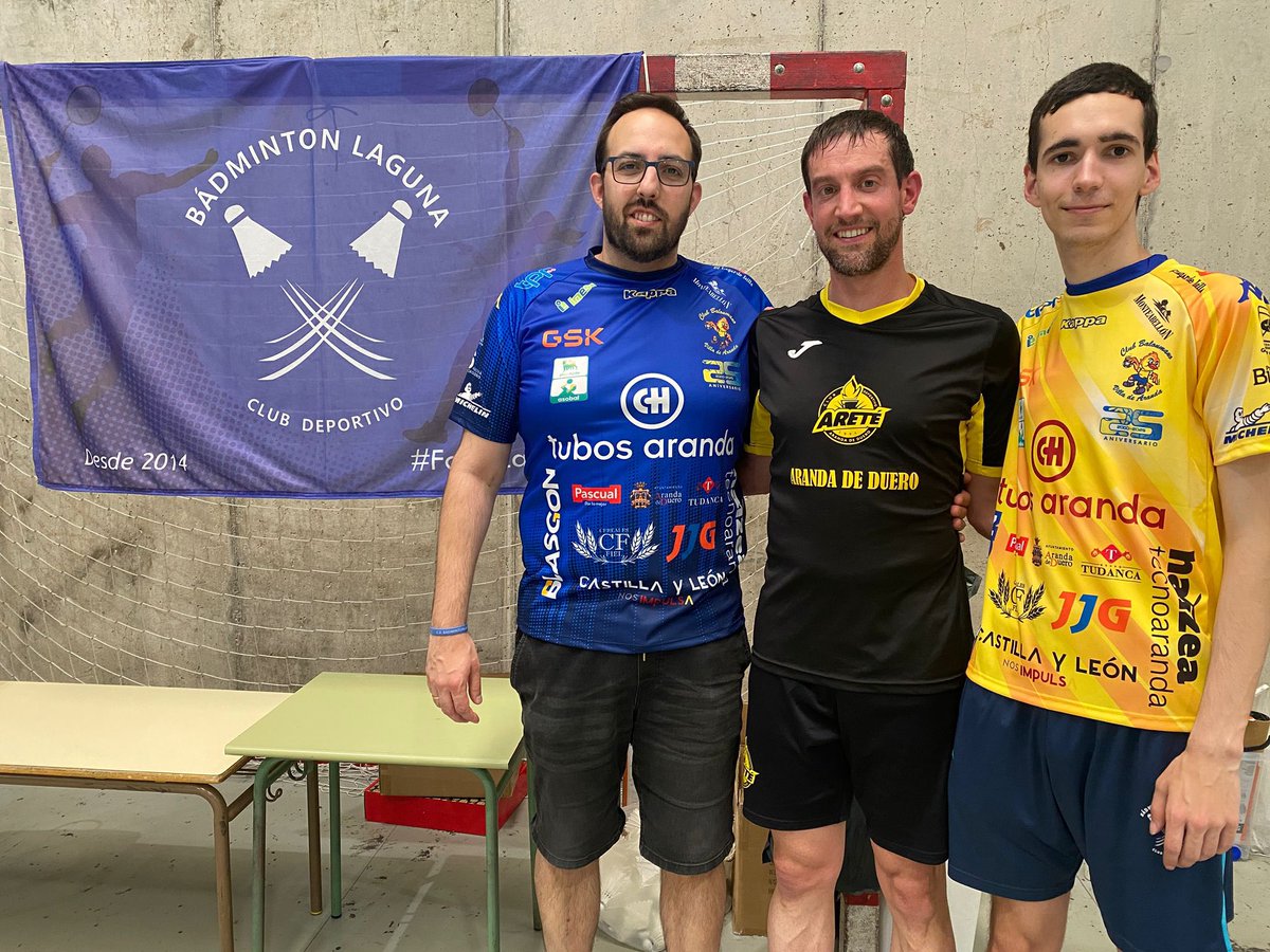 Nuestra 🎽 ha tenido su espacio de protagonismo en el Torneo CBRL de nuestros compañeros del 𝐁𝐚𝐝𝐦𝐢𝐧𝐭𝐨𝐧 𝐋𝐚𝐠𝐮𝐧𝐚 🏸

➡️ Participación de nuestro <a href="/Font_13/">Héctor Martínez</a>, que ha hecho entrega de las dos camisetas sorteadas ✌🏽