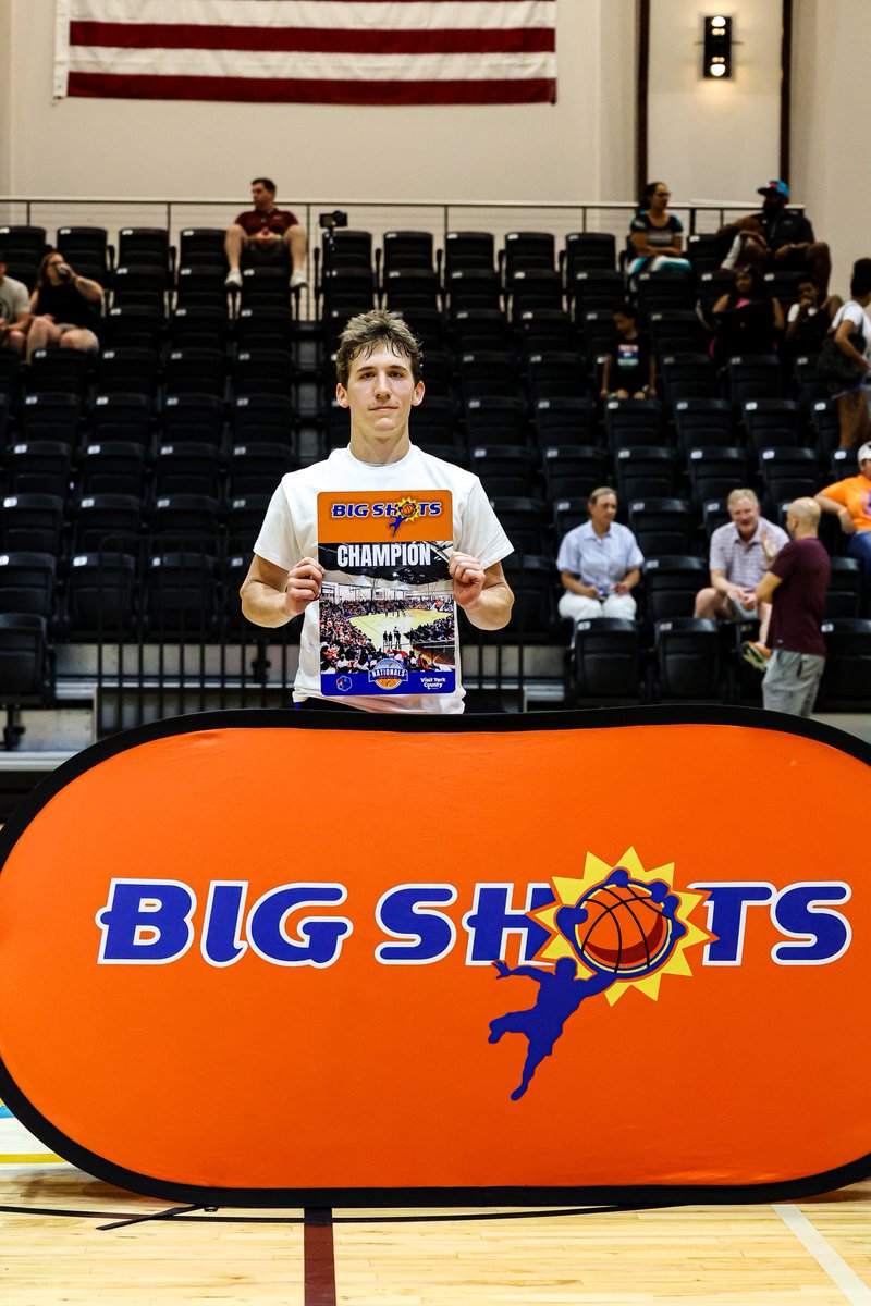 BIG SH🏀TS tweet media