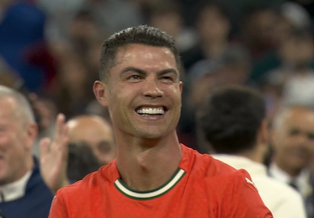 SI CRISTIANO RONALDO ES FELIZ, YO SOY FELIZ.