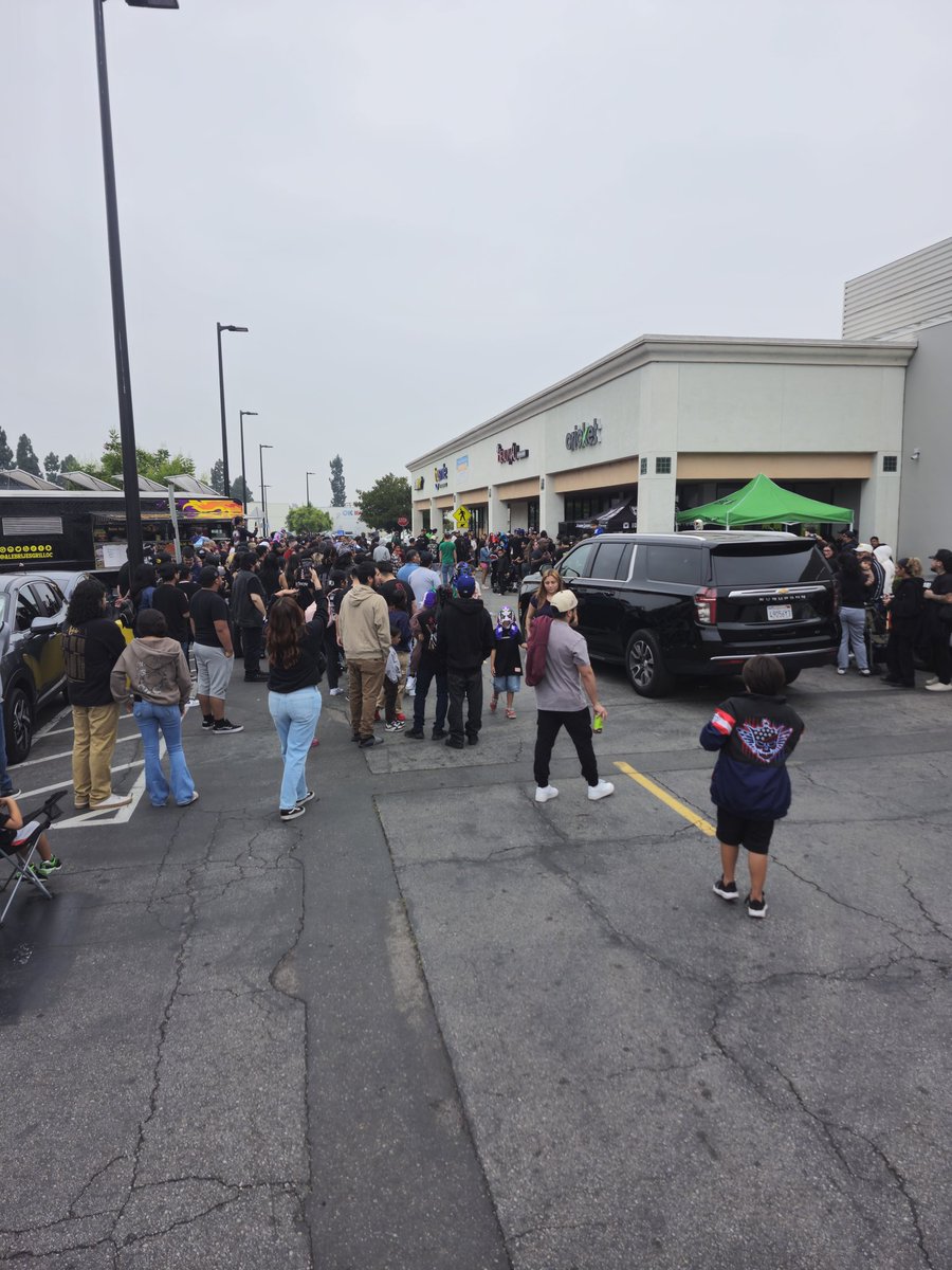 NomoMrNiceG's tweet image. #PENTA meet and greet in Long Beach