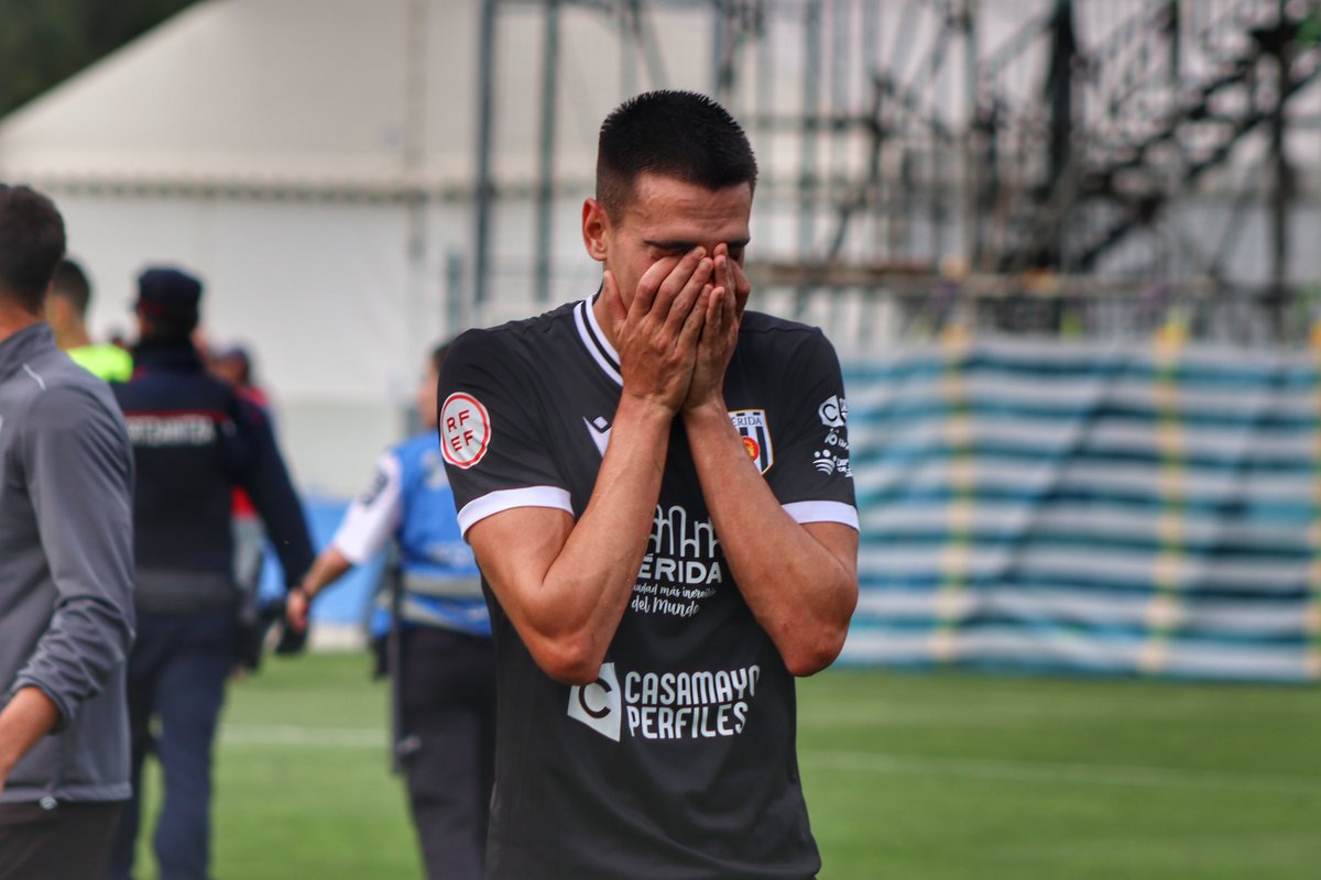 🫡 Cabeza arriba, romanos 

⚪️⚫️ ¡ORGULLOSOS! ⚪️⚫️