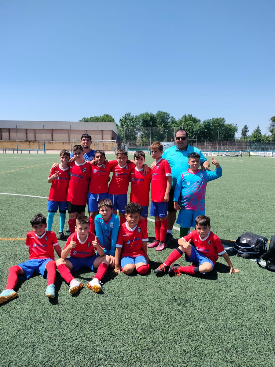 🏆Torneo UD San Martín🏆

Unión "A" 2 - 1 Smv
Unión " B" 1 - 6 Smv
Nuevo Pinto 1 - 3 Smv
Semis
Getafe 6 - 0 Smv

Buen torneo de los niños donde seguimos con la máxima de disfrutar y no mirar resultados.F elicitar la gran labor del equipo.🙌🏻‼️

#EFSanMartin l #elclubdetupueblo