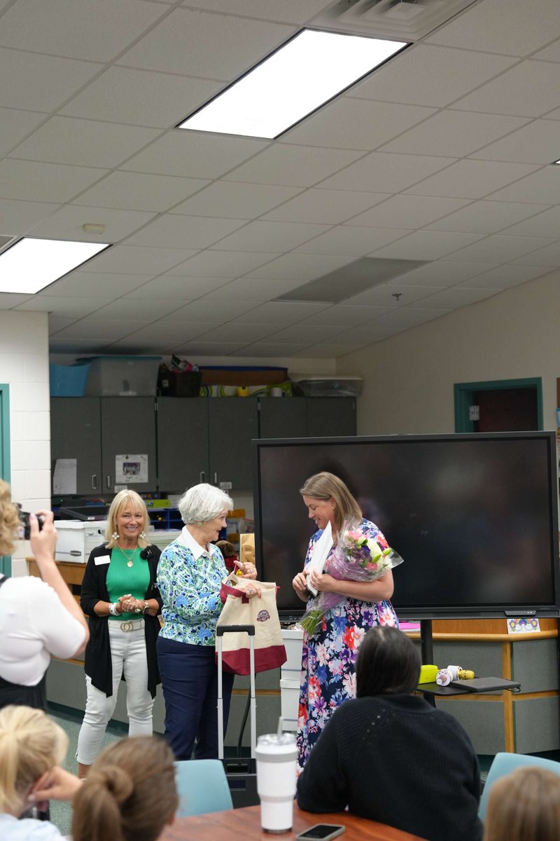 In May, Councilmember Ruth Anderson joined the Clayton Chamber of Commerce at Powhatan Elementary to present the final Super Star Teacher of the Month award to Mrs. Cathy Besel! 🌟📚 Thank you, Mrs. Besel, and to all our incredible educators for a fantastic year!