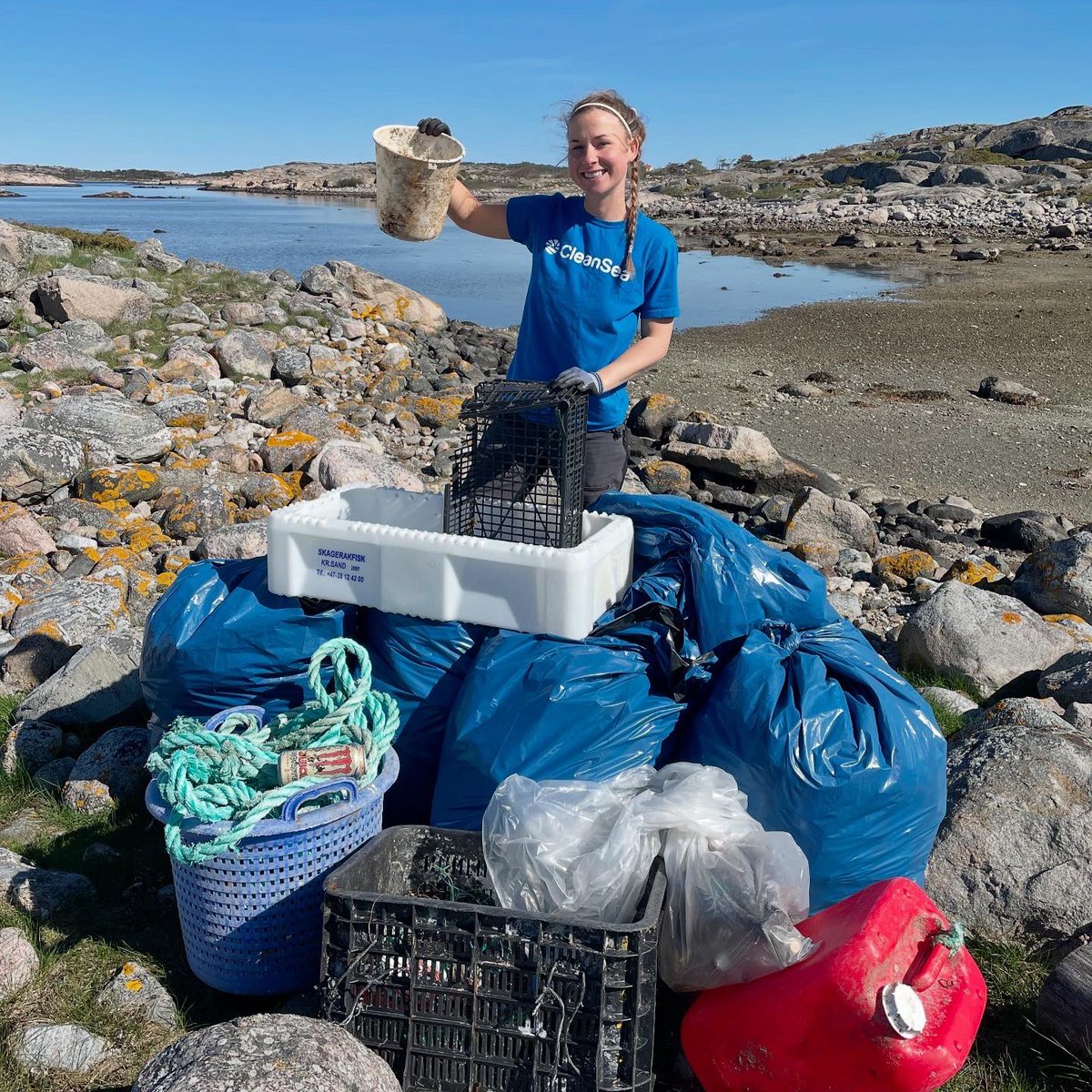 _CleanSea's tweet image. Happy World Oceans Day!
What’s one thing you can do today to help our oceans? Share your ideas below! 👇
Let’s keep our oceans clean and thriving for generations to come. 🌊🙌