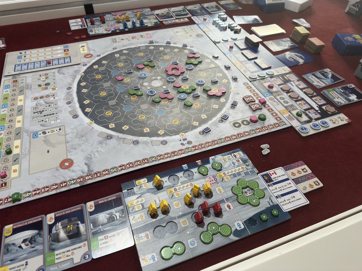 SectarioLudico's tweet photo. Estrenado #ShackletonBase y que gran juego. Sencillo de reglas y pocas acciones (5) pero que con las corporaciones da mucha rejugabilidad a cada partida. Ya jugados los 3 de Essen mi orden es el siguiente:
3- SETI
2- Shackleton Base
1- Civolution 

Y el tuyo? Con cual te quedas? https://t.co/ql59H2taGV