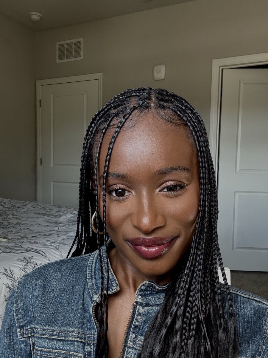 _jazexplores's tweet photo. Alayze, Valencia Student:
"The most life changing class for me was my positive psychology course last summer, because it taught me how to train my brain to look for all of the love and opportunities for joy around me after a rough breakup!"
#FacesofCampus #MMC2150 @MrLewisSpeaks https://t.co/v4FJNZruTm