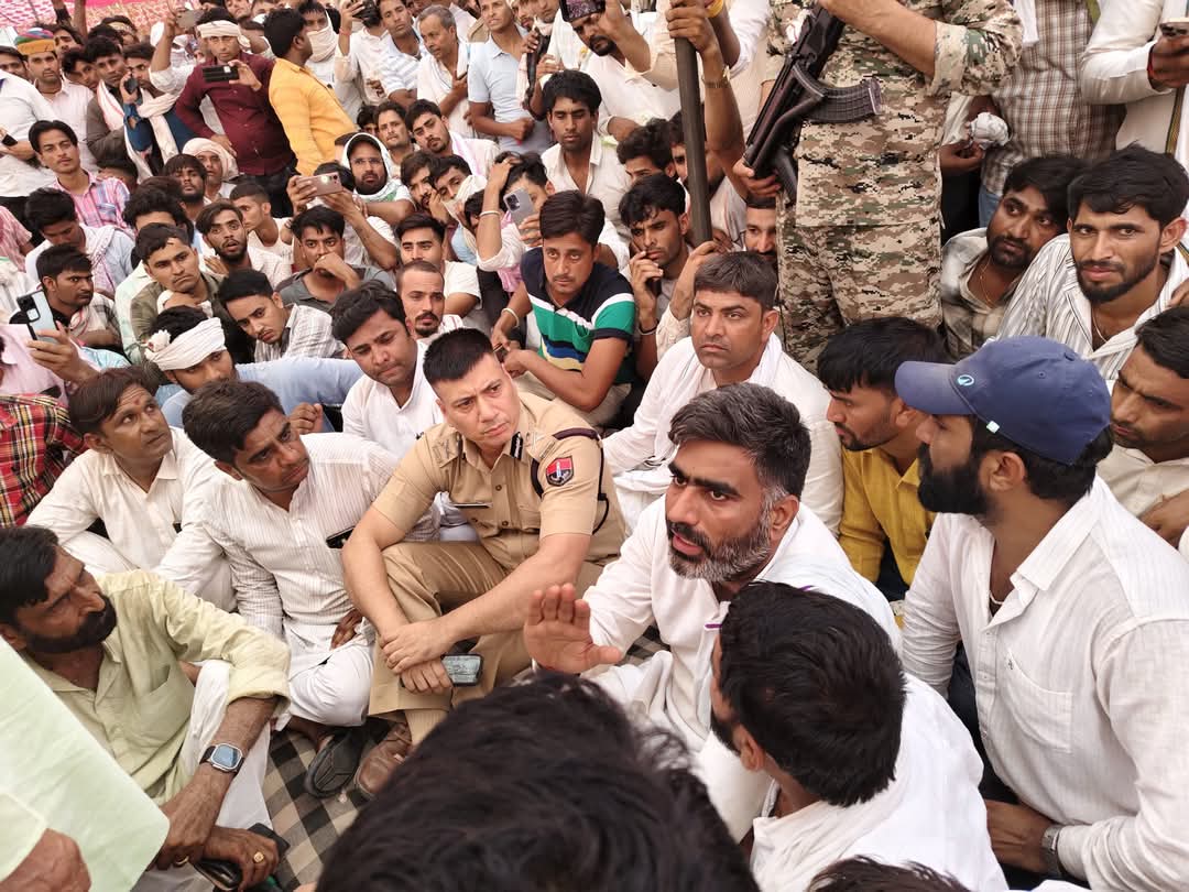 MAKKHAN LAL MEENA (@makkhan75683907) on Twitter photo एक काबिल अफसर को इतना सहज ओर सरल होना चाहिए।
जितनी तारीफ की जाए कम होगी भरतपुर IG राहुल प्रकाश जी की
<a href="/rahulprakashIPS/">Rahul Prakash, IPS</a> एक काबिल अफसर को इतना सहज ओर सरल होना चाहिए।
जितनी तारीफ की जाए कम होगी भरतपुर IG राहुल प्रकाश जी की
<a href="/rahulprakashIPS/">Rahul Prakash, IPS</a>