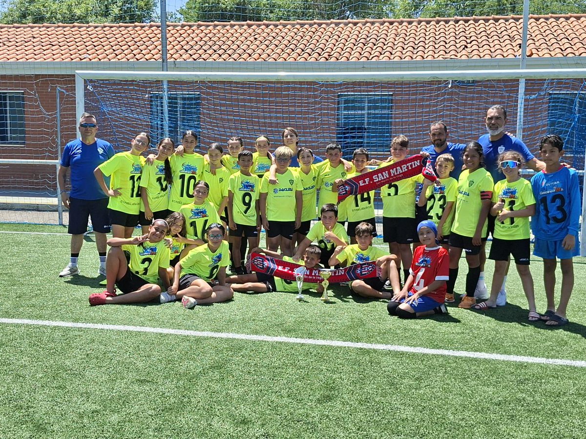 El alevín femenino en el Torneo Juan Señor, agradecer al CD Ciempozuelos por la invitación al torneo! 🏆

💬: Torneo masculino donde nos ganamos damos la talla. Nuestra prioridad ha sido repartir minutos, disfrutar de la experiencia y demostrar lo buenas que son nuestras niñas🙌🏻