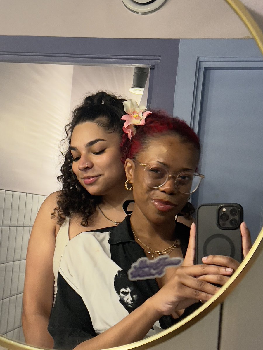 P3ACHx's tweet photo. #TLP6 🌺

Y’all ate that @TooBizyGaming 😌💅🏾✨ https://t.co/gSbToDKBfX