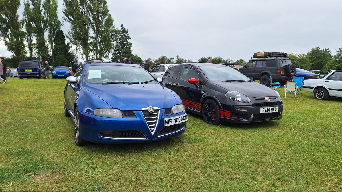 Mr1000CR's tweet photo. Well, what a fantastic day at @AutoFestHW. It was great to catch up with Rich AKA @Joe_Hallenbeck and talk Alfa Issues with Andrew AKA @aklc10. Spoke to a few others, but didn't get their names. Thank you to @veedubhev for putting on another great day. Video out soon! #autofest https://t.co/nSUheTemQw