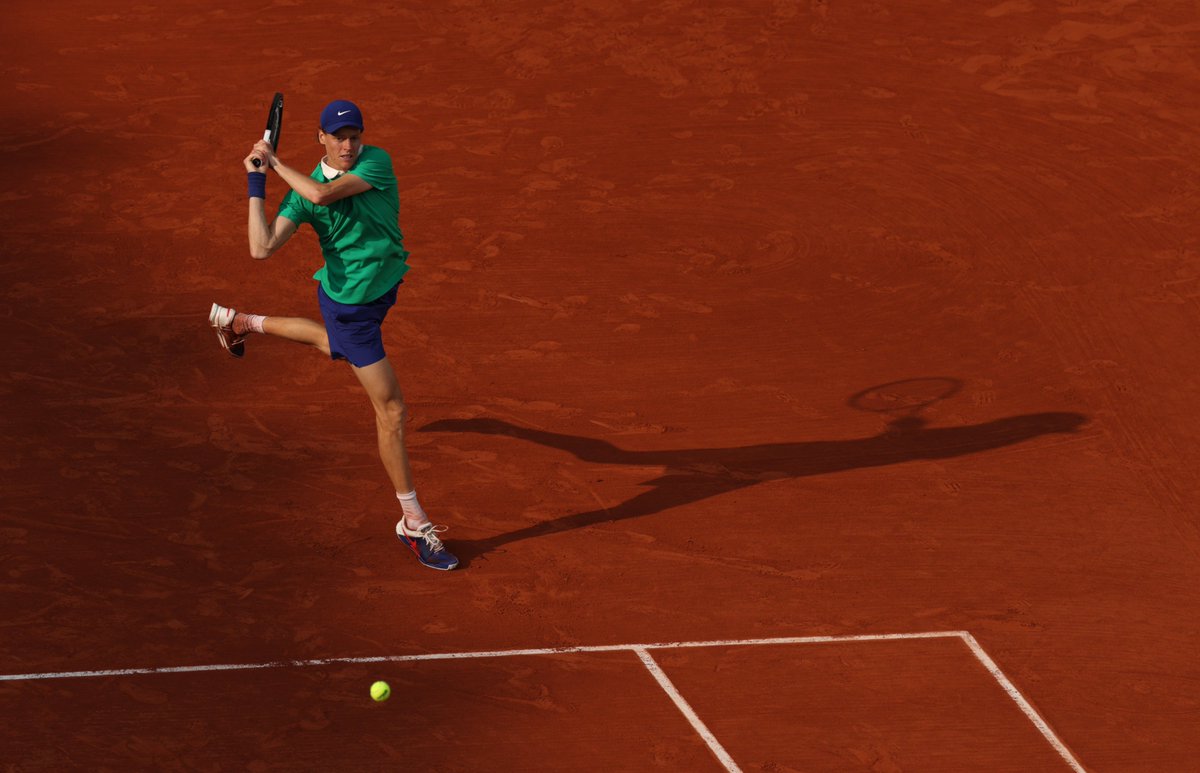 Merci. Gracias. Grazie

Sporting theatre at its finest.

#RolandGarros