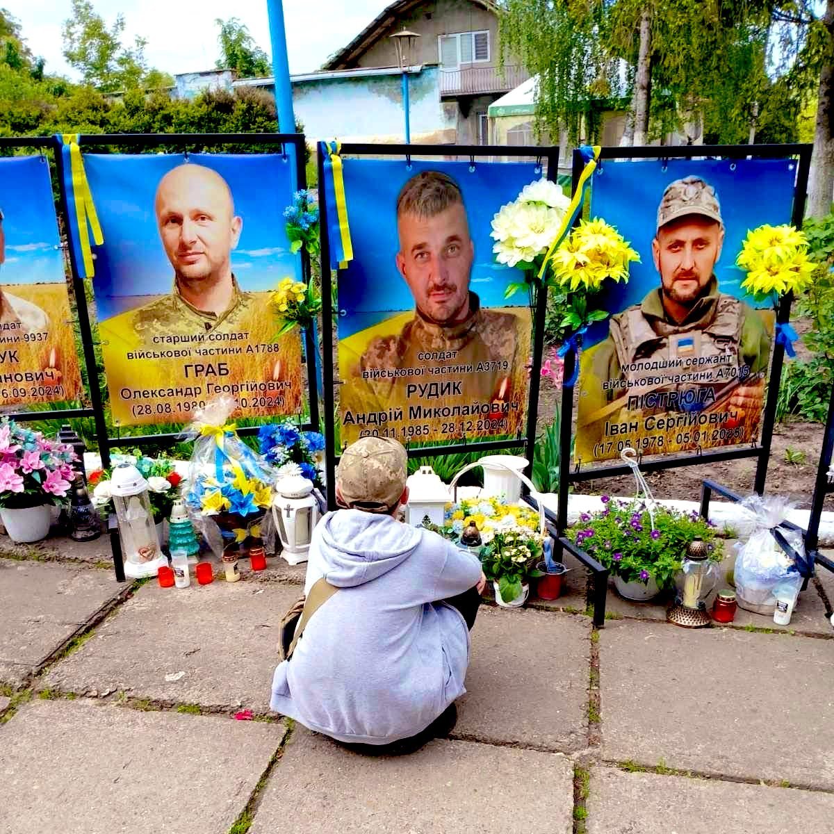 In Bukovina, a son came to a photograph of his deceased father to say that he had graduated from 6th grade.