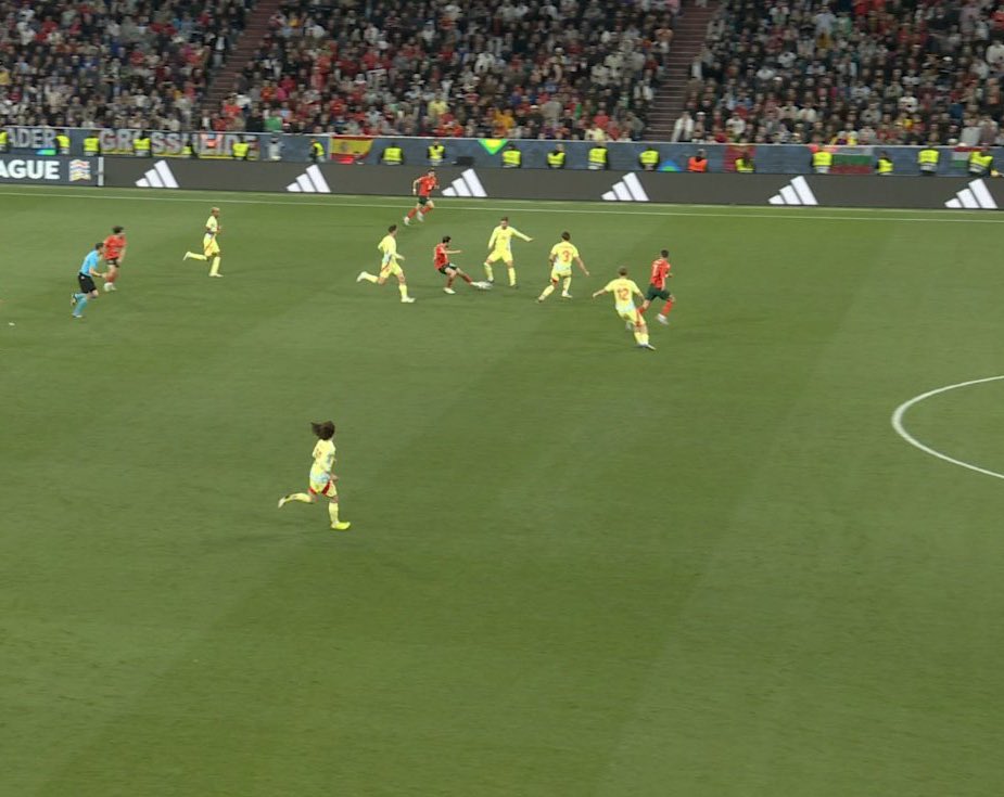 Cubarsi łapie go z zamkniętymi oczami na spalonym, no ale według de la funete ten chujsen lepszy...