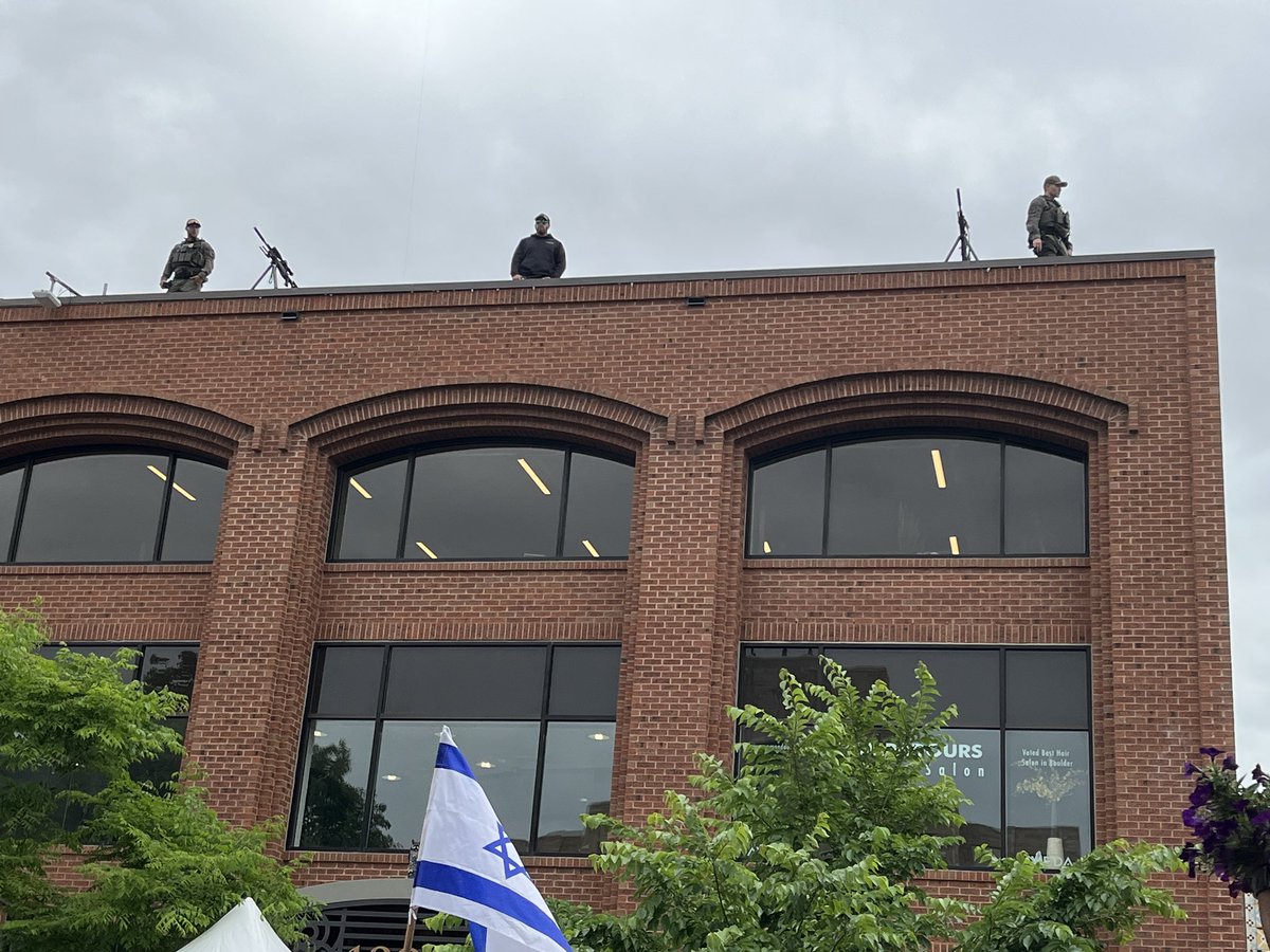 Rossputin's tweet photo. Nobody could have done more to create massive support for the Jewish community and for bringing home the Gaza hostages than the cretinous anti-Semite who attacked quiet peaceful marchers last weekend. Thousands here today...usually it's a few dozen.
#boulderattack
#runfortheirlives