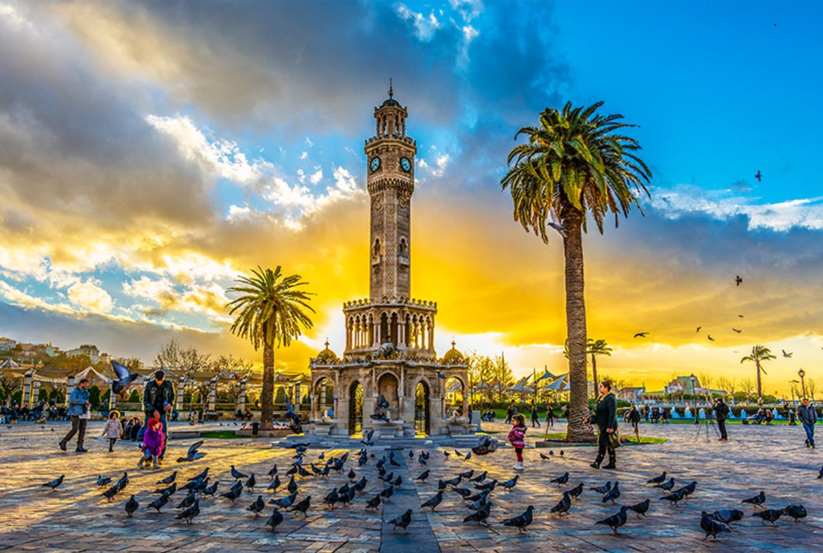 mtgundogan's tweet photo. İzmir'e  geliyoruz. Güzel İzmir'e.

28 Haziran Cumartesi günü İzmir'de bir konferansımız olacak. 

Tüm dostları, dostları ile birlikte bekleriz. 

Birlikten kuvvet doğar. https://t.co/euu6AOYOHa