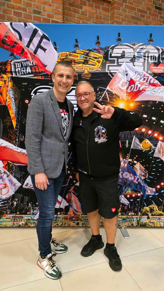 PolAndRock Festival (@polandrockfest) on Twitter photo 🌻Wczoraj we Włocławku ogłosiliśmy Laureatów Eliminacji do #polandrock20205. W trakcie wydarzenia swoimi wrażeniami z ostatniego Pol'and'Rock Festival podzielił się prezydent Włocławka Krzysztof <a href="/Kukucki/">Krzysztof Kukucki</a>:
"Oprócz tego co słyszałem, co było na scenie, mnie i myślę, że wszystkich 🌻Wczoraj we Włocławku ogłosiliśmy Laureatów Eliminacji do #polandrock20205. W trakcie wydarzenia swoimi wrażeniami z ostatniego Pol'and'Rock Festival podzielił się prezydent Włocławka Krzysztof <a href="/Kukucki/">Krzysztof Kukucki</a>:
"Oprócz tego co słyszałem, co było na scenie, mnie i myślę, że wszystkich