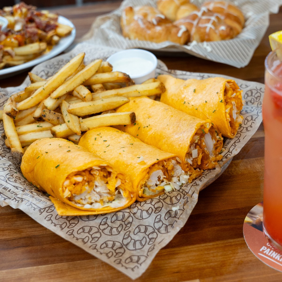 Cheddar's Scratch Kitchen (@cheddarskitchen) on Twitter photo What's faster? The track at <a href="/MISpeedway/">Michigan International Speedway</a>, or how quickly you would eat this Buffalo Chicken Wrapper?
#FireKeepersCasino400 | <a href="/MISpeedway/">Michigan International Speedway</a> | @RCRacing What's faster? The track at <a href="/MISpeedway/">Michigan International Speedway</a>, or how quickly you would eat this Buffalo Chicken Wrapper?
#FireKeepersCasino400 | <a href="/MISpeedway/">Michigan International Speedway</a> | @RCRacing