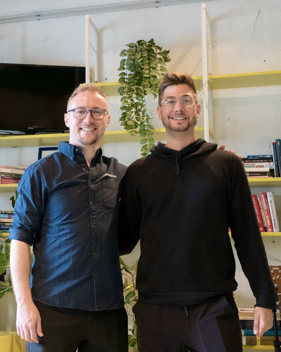 ProductPinion's tweet photo. 𝐃𝐚𝐲 2 𝐚𝐭 #Ambizion = 𝐛𝐮𝐢𝐥𝐝 𝐦𝐨𝐝𝐞 💪

Instead of just talking strategy...🥱

we rolled up our sleeves and created actual listing assets:

→ AI-generated images
→ tested with real shoppers via ProductPinion
→ optimized on the spot with #DataDive https://t.co/4UO2e1vNit