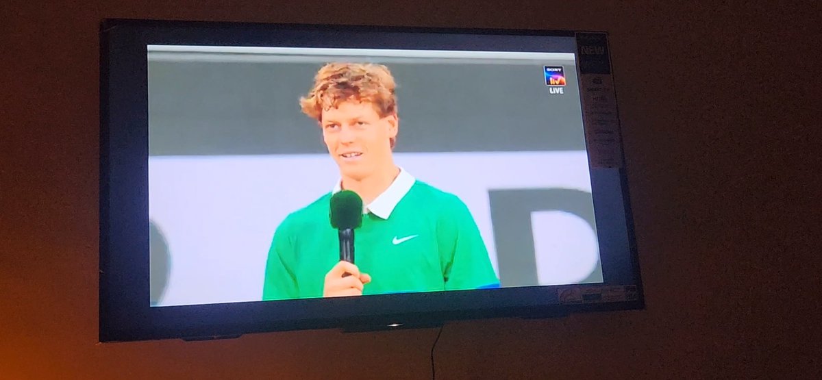 Sing_Along_Life's tweet photo. 5 hours 29 minutes of sensational tennis! 🔥🔥❤️❤️

So chuffed to see Alcaraz-Sinner rivalry blooming into something absolutely stunning. Their blazing talent is matched only by their mutual respect for each other. 

Merci! 

#RolandGarros #Alcaraz #Sinner 
#RolandGarros2025 https://t.co/E9Gb3PvrXm