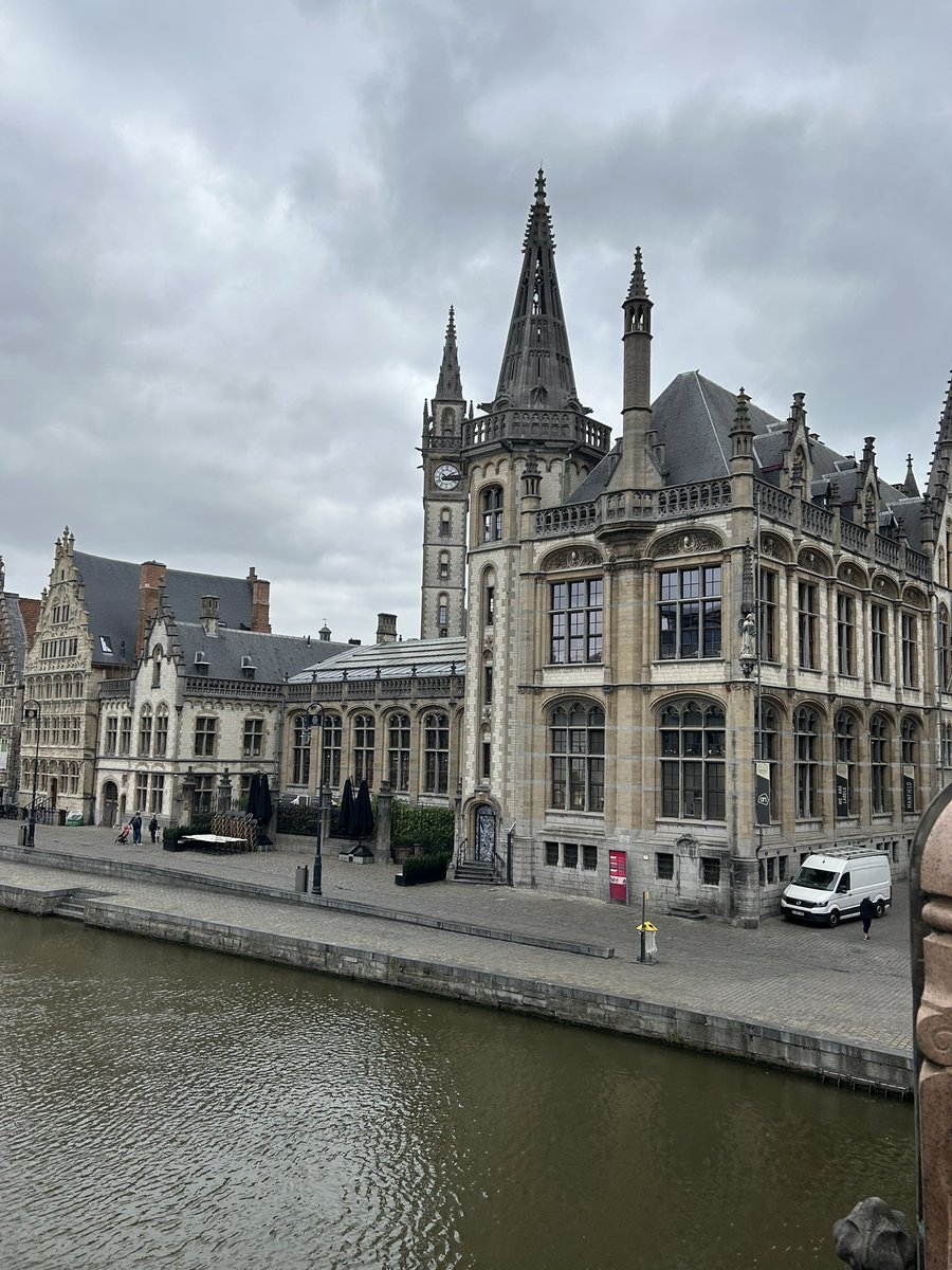 HistoryMattersX's tweet photo. @andiabz @lepainquotidien 🇧🇪 #België #Belgium
📌 Gent, Hoofstad van de Provincie Oost-Vlaanderen, België
📌 Genth, Capital of the Province of East Flanders, Belgium
📷 @andiabz
🇧🇪 #Gent #Genth https://t.co/vWGE900CBR