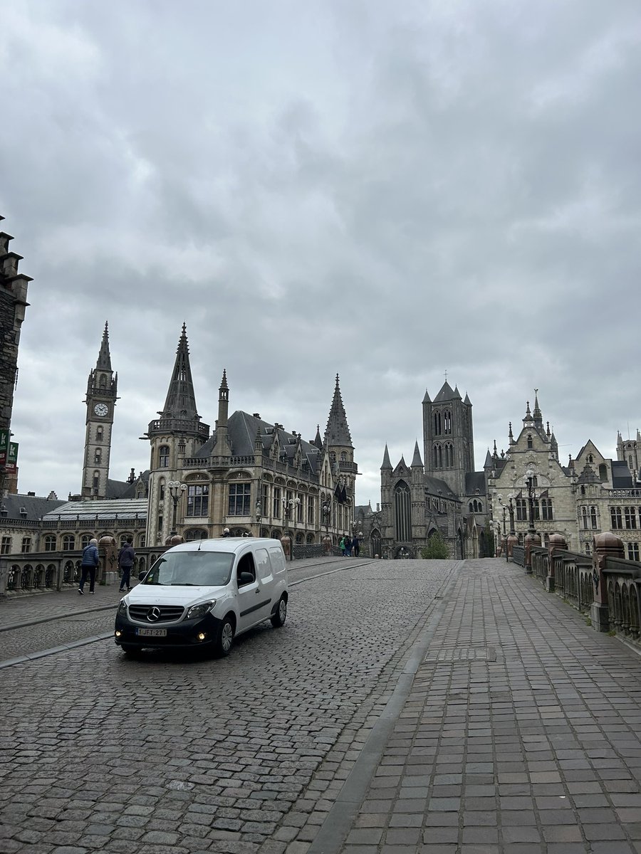 HistoryMattersX's tweet photo. @andiabz @lepainquotidien 🇧🇪 #België #Belgium
📌 Gent, Hoofstad van de Provincie Oost-Vlaanderen, België
📌 Genth, Capital of the Province of East Flanders, Belgium
📷 @andiabz
🇧🇪 #Gent #Genth https://t.co/vWGE900CBR