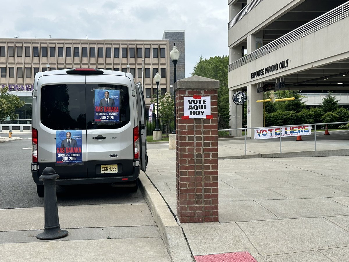 Soooo. Nice to see that Essex County still in deep with shenanigans. 

How is this legal?  ras Baraka’s advertising van outside door of early voting place. 

VOTE for NON-County Machine candidates. 

Our collective lives depend on it! 

#NJPrimary
