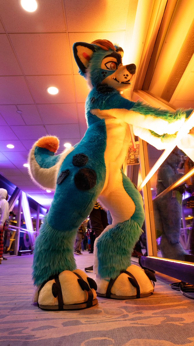 Would you like some thighs with that?

📸:<a href="/HellTouchedFox/">Varah Fox 🔜 Megaplex</a>