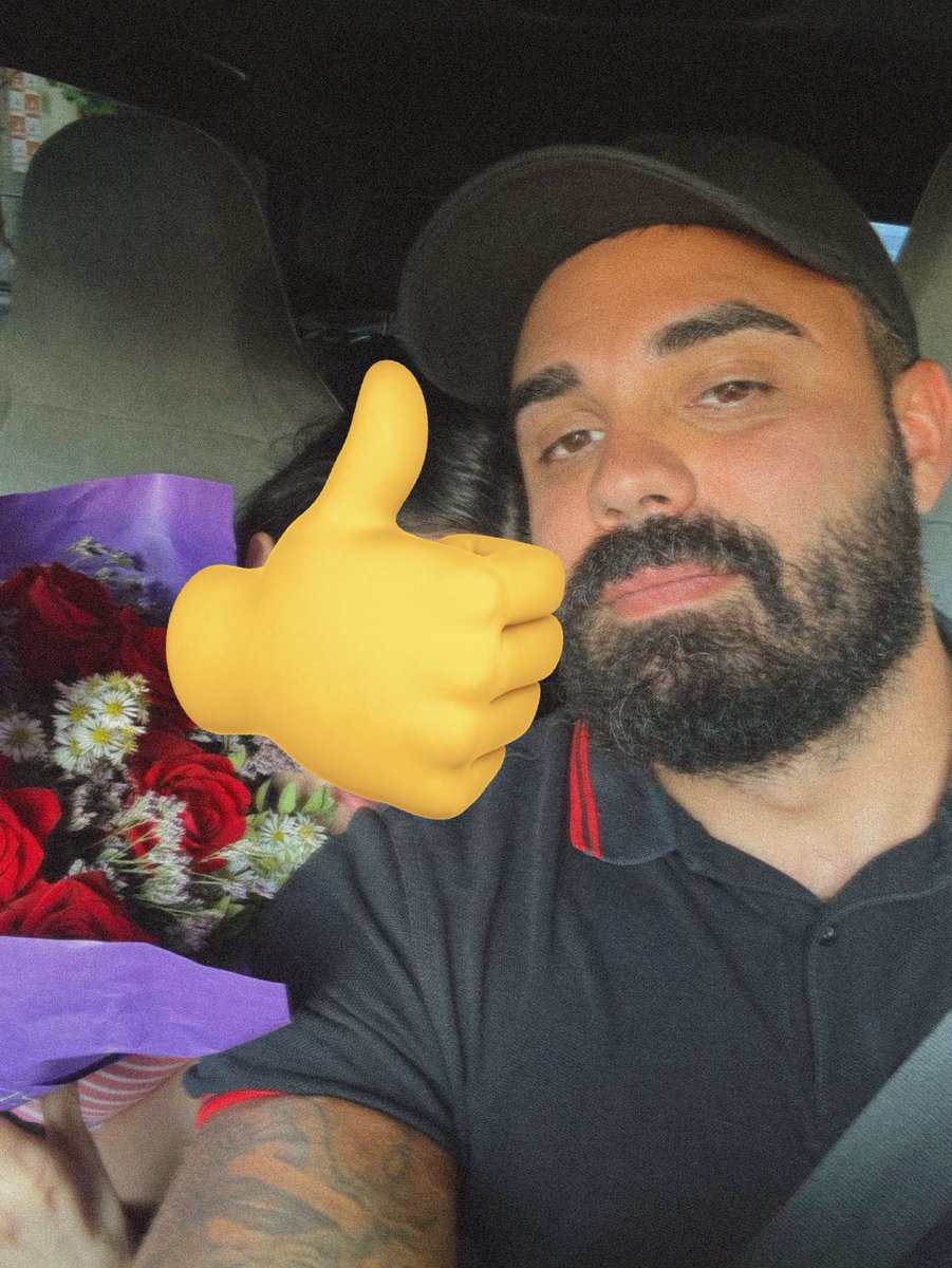 Rosasmaxxxeo. Cómprale a tu hembra unas flores anon. Ella las presumirá frente a las otras hembras humanas y será feliz. Y si ella es feliz tú también.