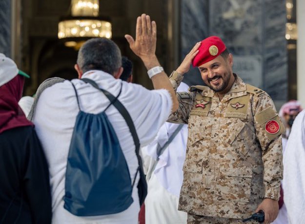 وطن عظيم 🇸🇦
وقيادة عظيمة وشعب عظيم
مستمرون في التقدم ولا نلتفت لنباح الاقزام 
بلد اكرمها الله ودعى لها ولشعبها 
ابو الانبياء سيدنا ايراهيم عليه السلام 
قائدة الشرق الاوسط شاء من شاء وابى من ابى 
انها السعودية العظمى 🇸🇦♥️ 
الحقو بنا  ان استطعتوا #نجاح_موسم_الحج