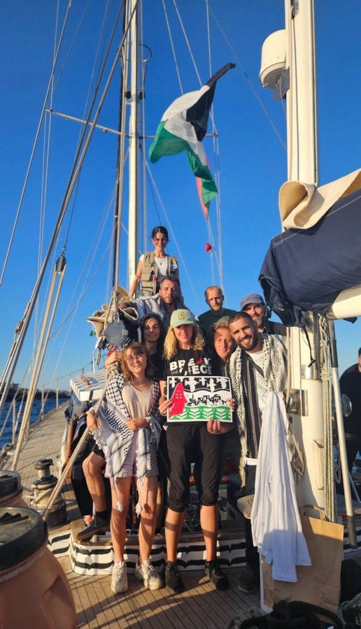 O gemi varacak
 #WeAreMadleen