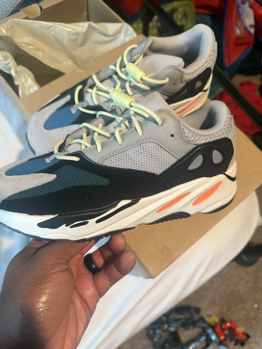 e_spurge's tweet photo. Can never go wrong with the @JoeFreshgoods aged well
And my son finally Un-Ds his wave runners
#kotd
#newbalance
#adidas
#joefreshgoods
#waverunners https://t.co/fRDpy57R79