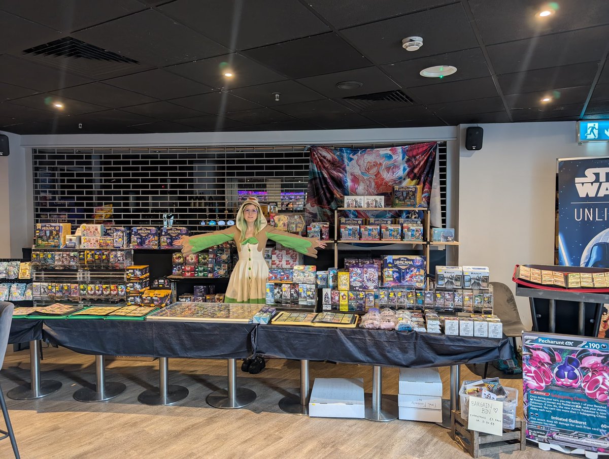 I won’t be streaming this evening since I have to be up early for medical tests + the convention was long that I worked 😅 but I had so much fun! 🤩