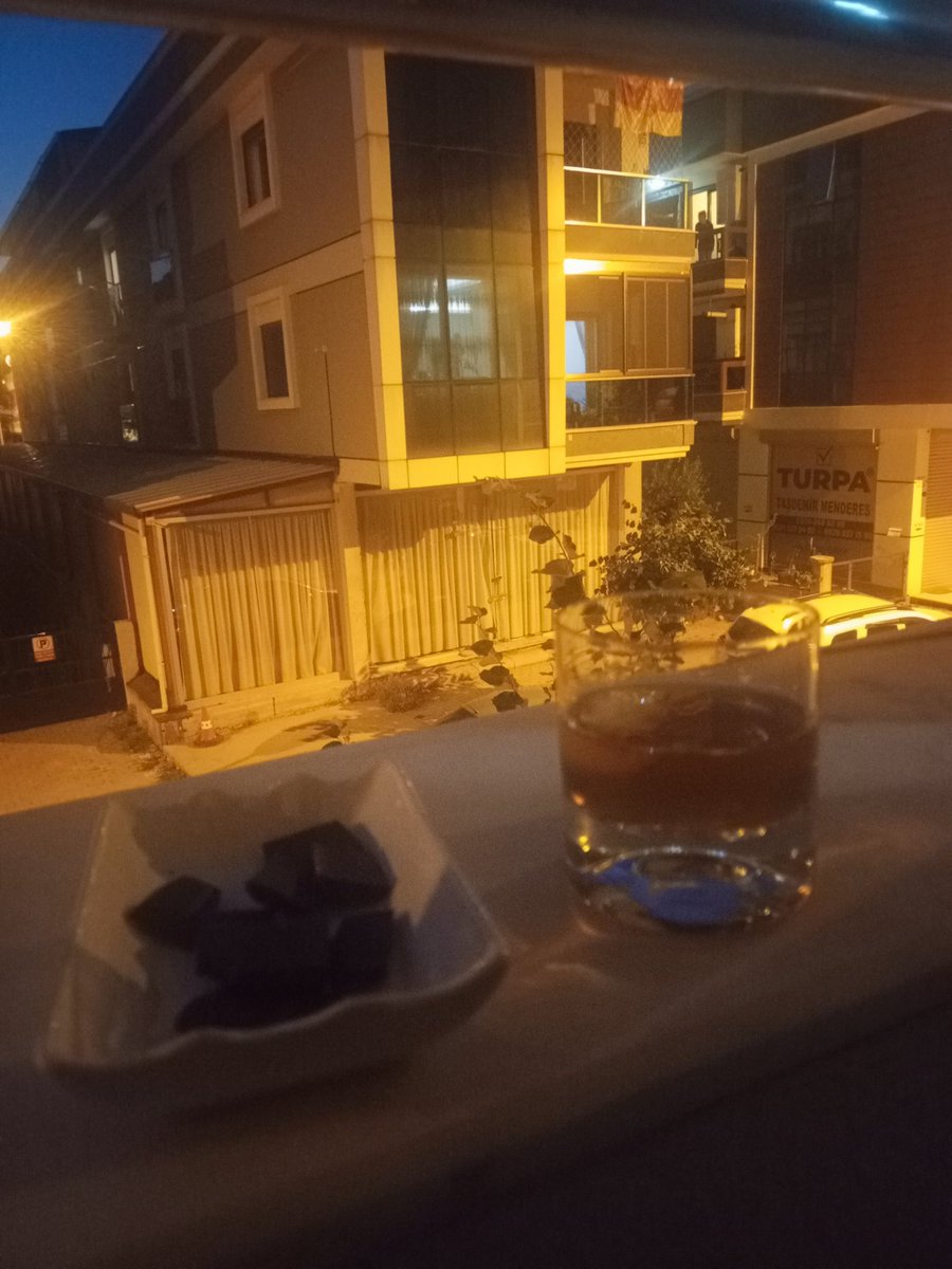 Bu gece de böyle. 
En güzel manzaram GÖZTEPE.