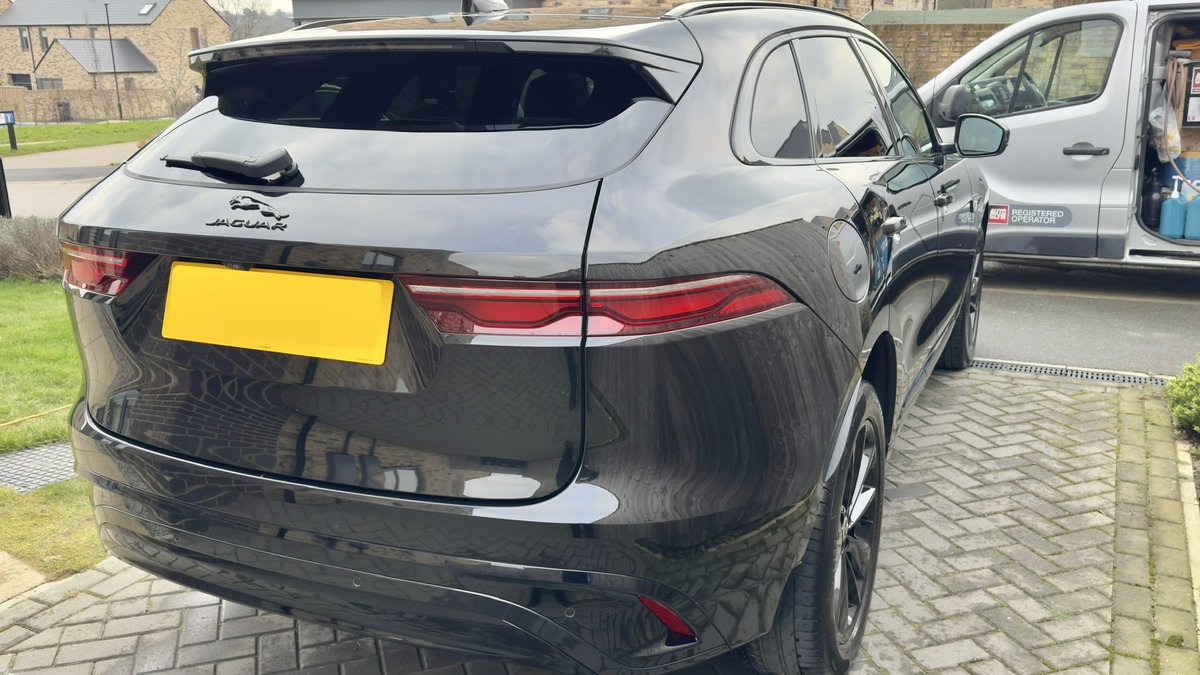 Did a full valet recently for @keiranfenwick Jaguar and @hg1social #jaguar #jaguarftype #detailed #attentiontodetail #mobilevaleting #passionforperfection #detailing #harrog8valeting #harrog8 #yorkshire #valetingyorkshire #harrogate 
📲➡️: 07799 408 506 ⏰🗓📍