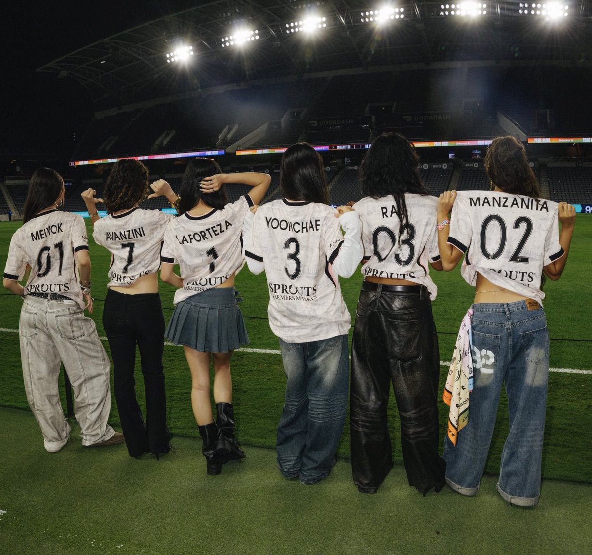 THEM WEARING THE JERSEY NUMBER OF THE ORDER THEY GOT ANNOUNCED IN 🥹