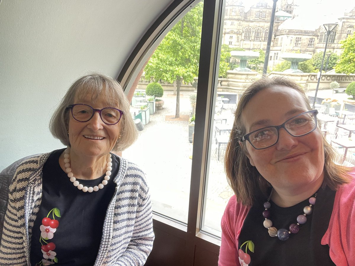 Caroline 🐧 tweet media