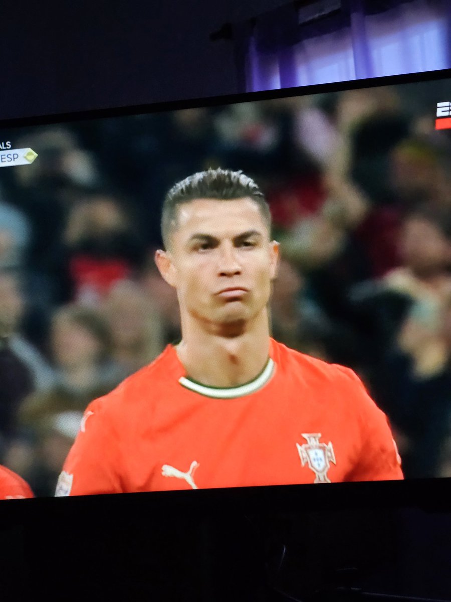 Cristiano pone el 2 - 2 ☠️ es una locura. 

Partidazo de NUNO.