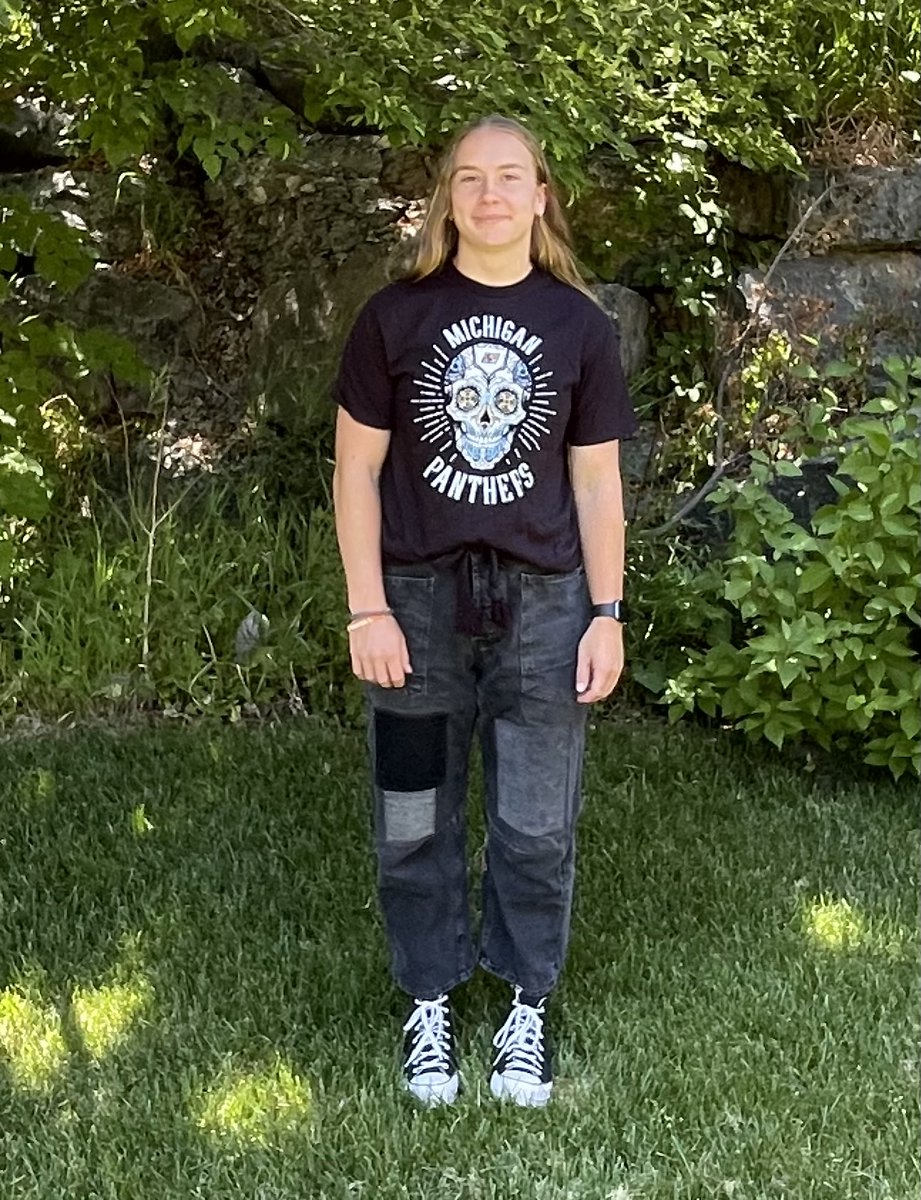 Laura Lindquist tweet media