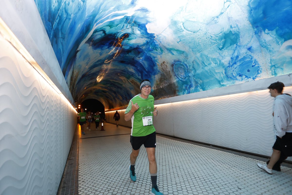 La última foto , gracias <a href="/BinterNightRun/">Binter NightRun</a> por estas grandes  📸, muy bonito recuerdo.
Recorrer Donostia de noche haciendo running es una sencilla y muy gratificante experiencia.
Ojalá sigáis organizando estas carreras 
Nos vemos el año que viene 
#BinterNightRun