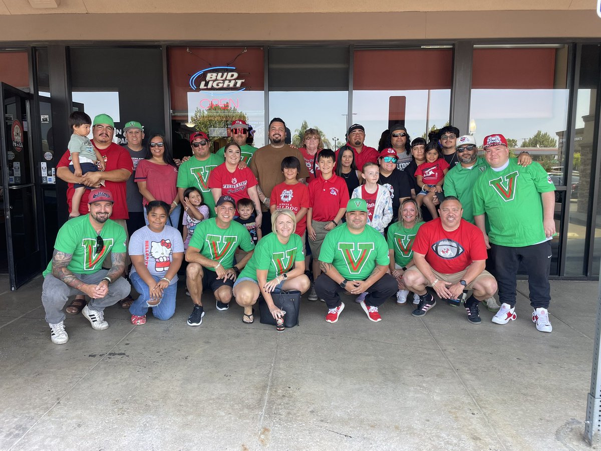 FSGreenVsection's tweet photo. Thanks for everyone who came to our Fresno meeting! ❤️💙💚 The Green V Section is growing! #NoStops 🚂 https://t.co/f85JGhWlbb