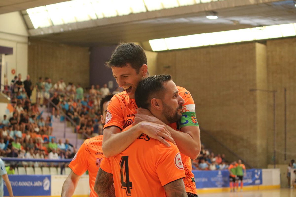 1mostolesfs's tweet photo. 💙SE ACABÓ💙
Gran fin de semana una vez más, cada vez queda menos fútbol sala, pero nuestros chicos se empeñan que sea siempre de calidad.
Empezamos con el partido del sábado y una muestra de lo sucedido
📸@maqueda1992 
#canteraazul https://t.co/vvh2fWar5a