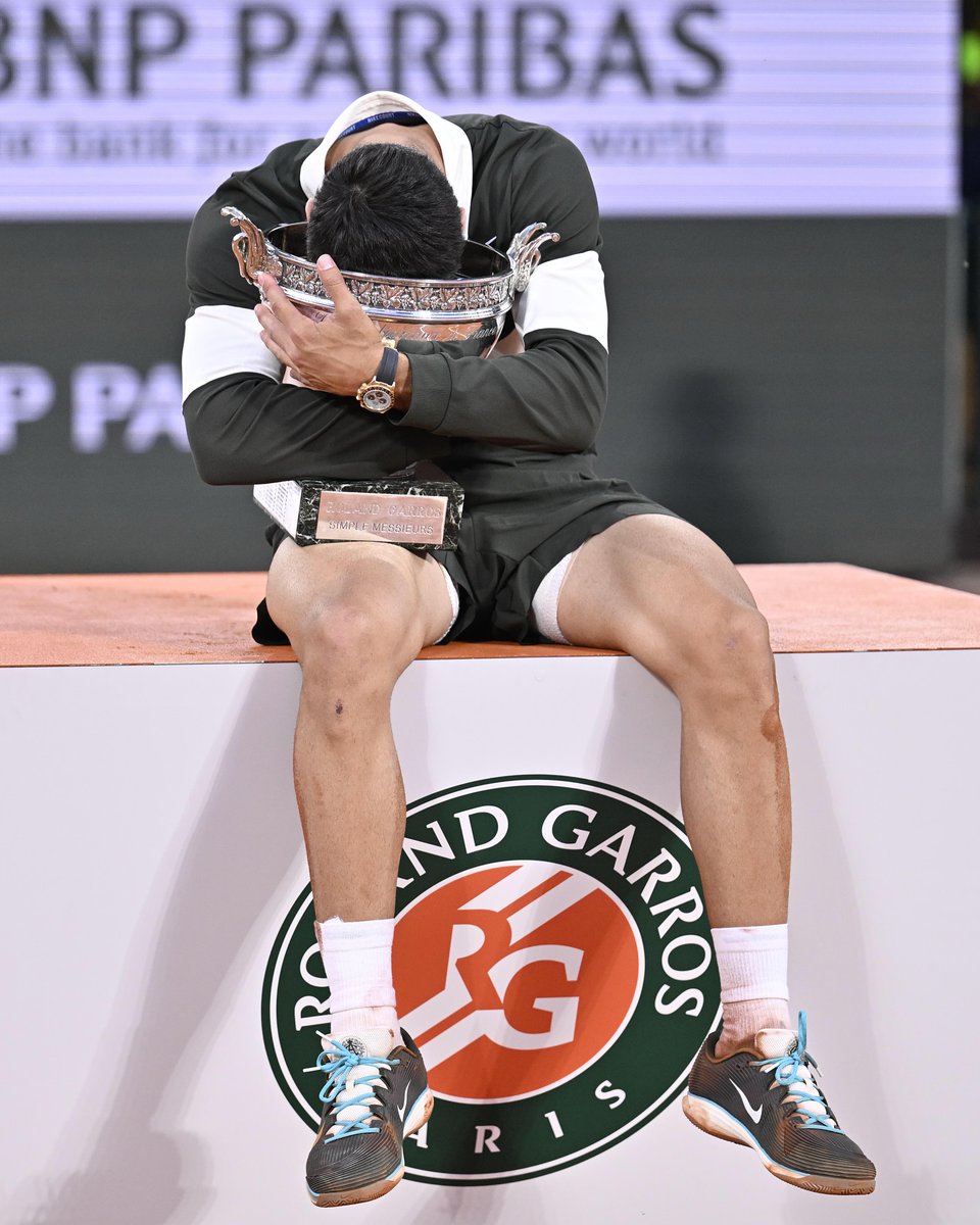 B/R Kicks (@brkicks) on Twitter photo Nike showed love to <a href="/carlosalcaraz/">Carlos Alcaraz</a> after winning the men's singles tournament at <a href="/rolandgarros/">Roland-Garros</a> in what might go down as one of the greatest tennis matches we've seen 🙌 Nike showed love to <a href="/carlosalcaraz/">Carlos Alcaraz</a> after winning the men's singles tournament at <a href="/rolandgarros/">Roland-Garros</a> in what might go down as one of the greatest tennis matches we've seen 🙌