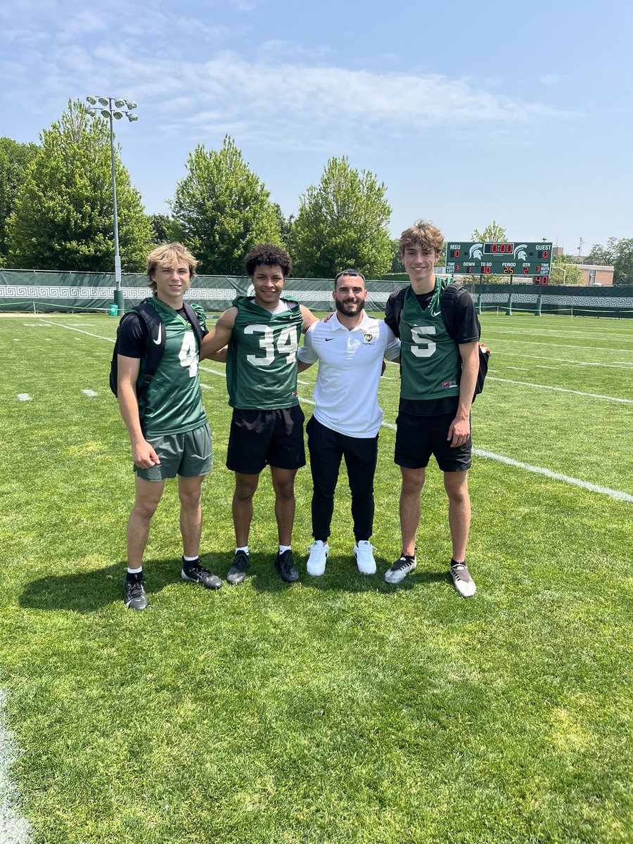 Levi_Jacksonnn's tweet image. Had a great time at the Michigan State camp today and connecting with coaches!!
@DLCoachLegi @CoachHarajly @DBcoachadams