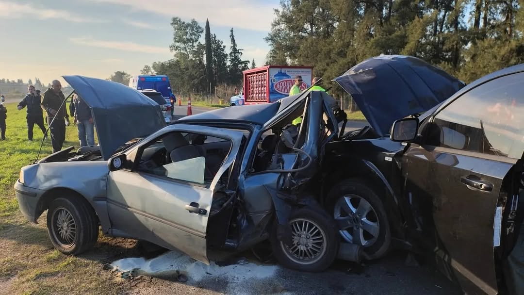 Hechosanderecho's tweet image. #ElPato #Berazategui Ruta 2 km 41.500. Choque en cadena. Hubo cinco heridos, trasladados al hospital de Melchor Romero, en La Plata. Fue el viernes.