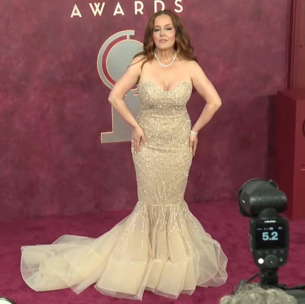 gabi :) jemily truther tweet media