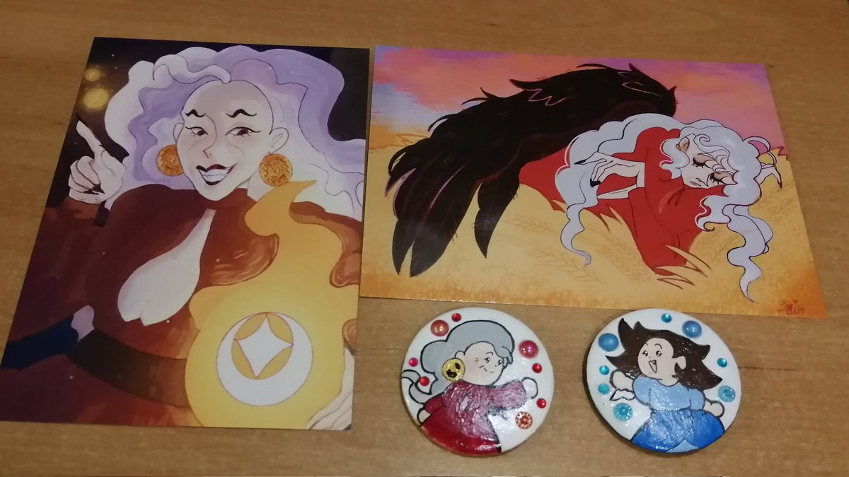 Це такий інсейн, коли тобі на фестивалі дарують мерч по ТВОЄМУ фандому. То ось в чому, виявляється, був сенс життя...