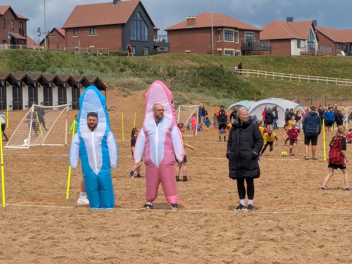 CalverleyUnited's tweet photo. 🦈 | SHARKY SHARKY YOU CANT CATCH ME

Our U9 Sharks had a fin-tastic time at Bridlington! Both Pink Sharks &amp; Blue Sharks raised their game, playing strongly against mainly older opposition! The coaches were so proud of how well they stepped up, staying true to their team name! 💪🏼 https://t.co/OMSvSuljGl