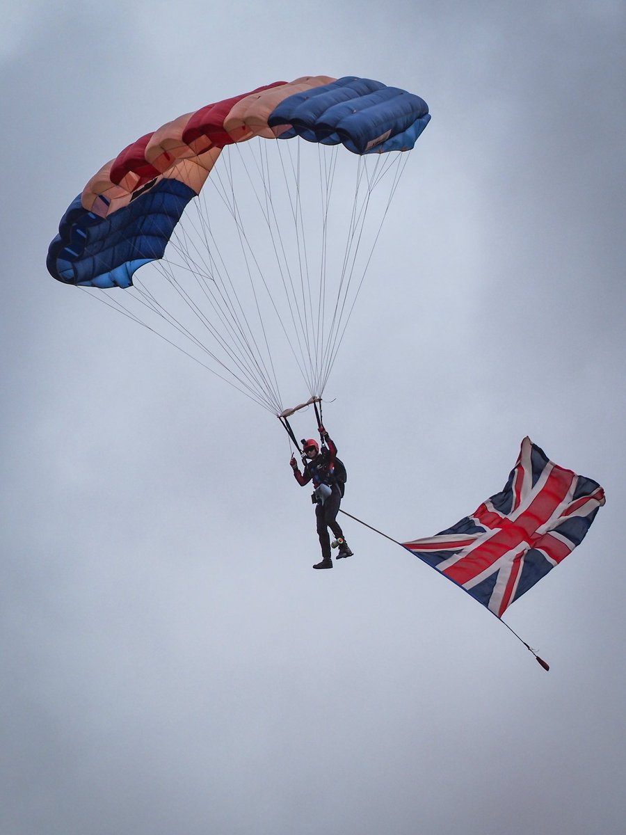 A few of the <a href="/RAFFalcons/">RAF Falcons</a> as they opened the show at <a href="/cosfordairshow/">RAF Cosford Air Show</a> today. Brave, brave people right there!!!!
