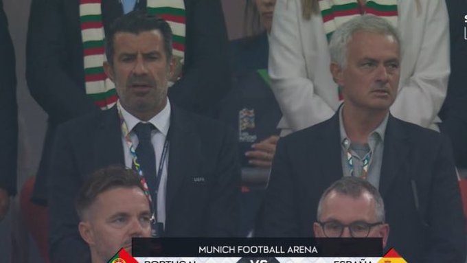 Gittiği tüm prestijli turnuvalarda özellikle ekrana getiriliyor. Yanında bazen Figo, bazen Ferguson. Herkes saygı duyuyor, efsanesinden teknik direktörüne, oyuncusundan seyircisine.

Biz hangi vasıfla Mourinho'yu tartışabiliyoruz, akıl alır gibi değil.